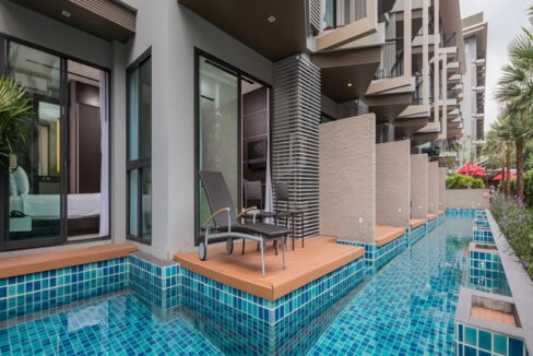 Charm condominium with Pool Access