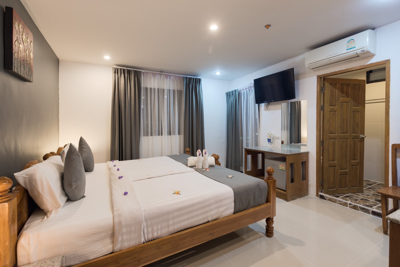 51 room hotel with pool in center of patong